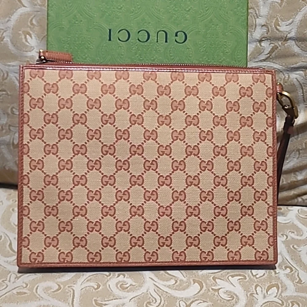 Gucci x MLB GG Conves NY Yankees Zip Clutch Authentic - Picture 3 of 7